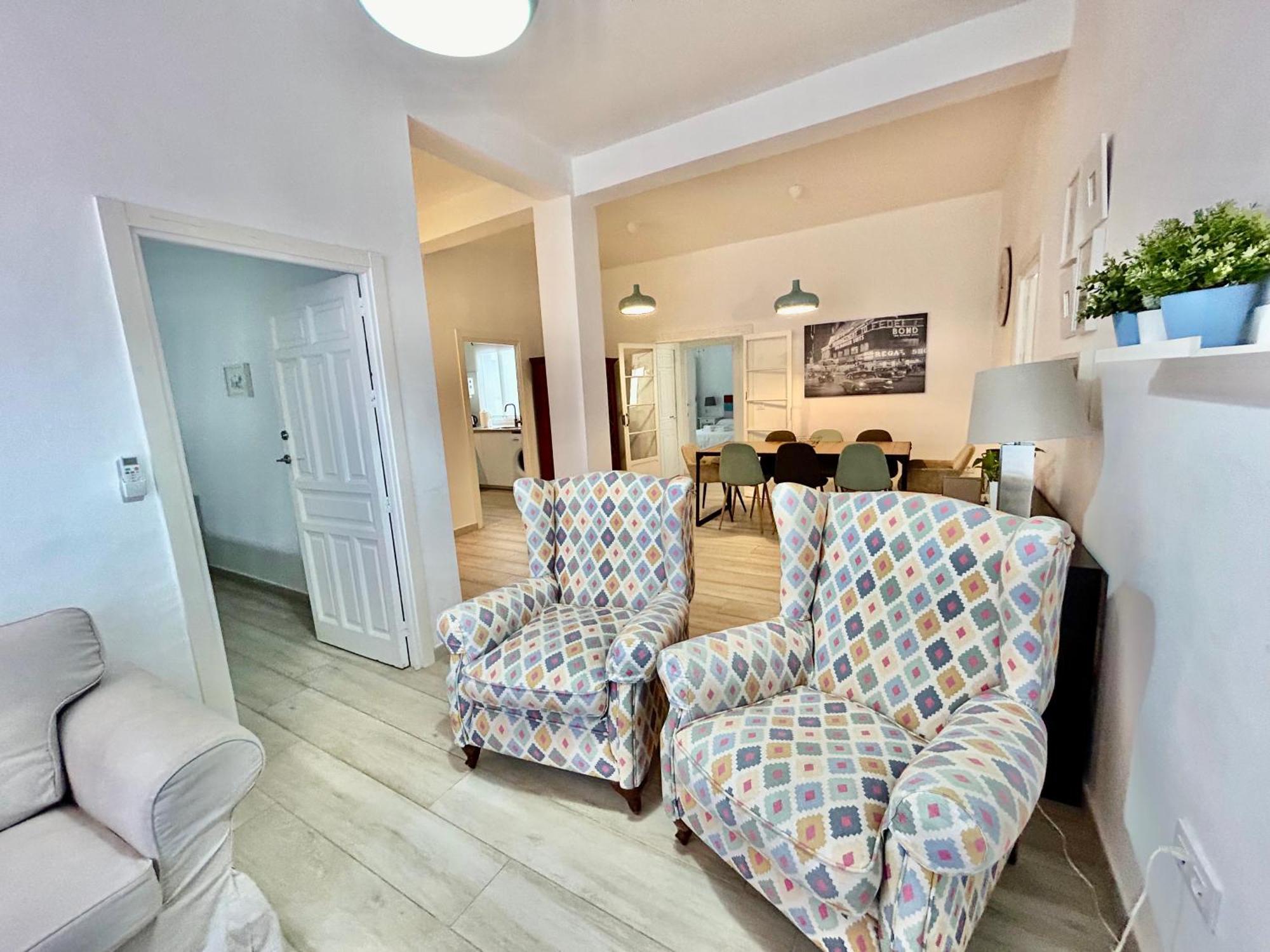 Acogedor Apt 8Pax 4Bdr 2Bth- Cozyhomesevilla2 Exterior foto