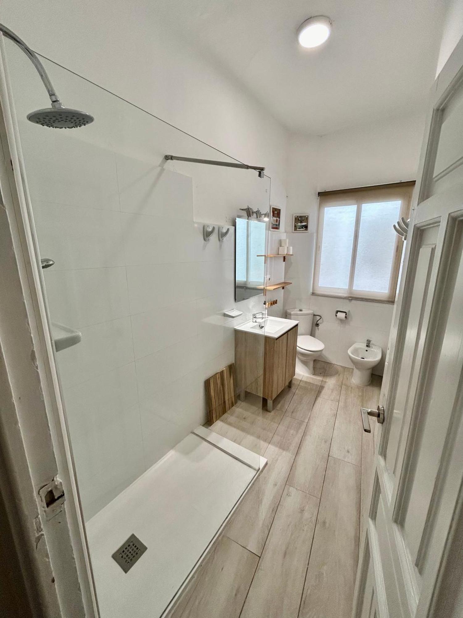 Acogedor Apt 8Pax 4Bdr 2Bth- Cozyhomesevilla2 Exterior foto