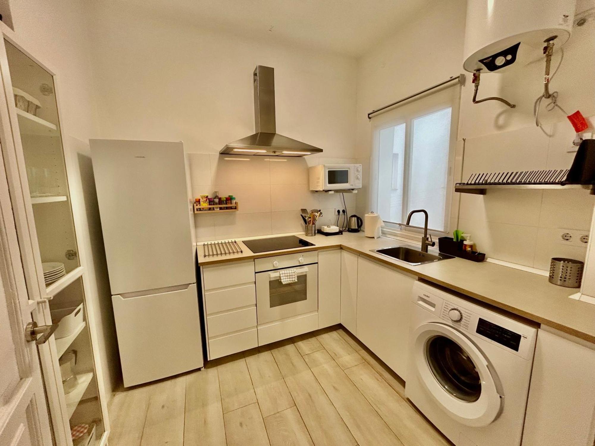 Acogedor Apt 8Pax 4Bdr 2Bth- Cozyhomesevilla2 Exterior foto