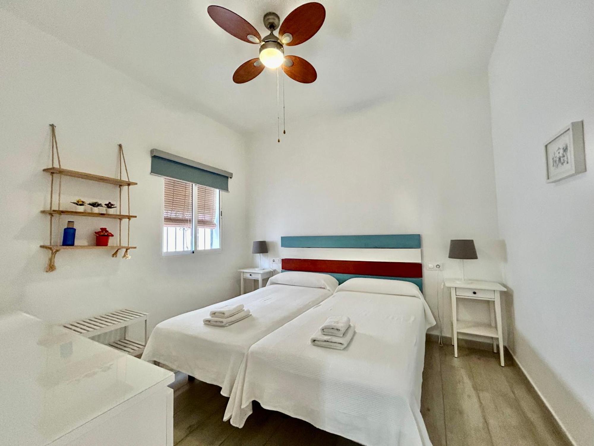 Acogedor Apt 8Pax 4Bdr 2Bth- Cozyhomesevilla2 Exterior foto